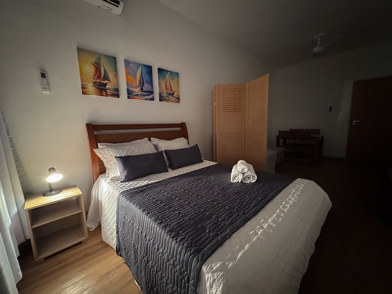 Apto. em Copa com portaria 24h a 3 min da praia