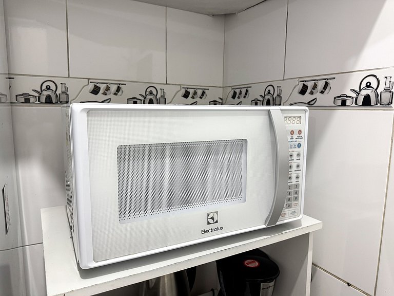 1quarto a 2 quadras da praia de Copacabana!